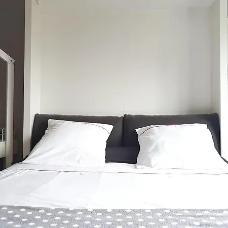 Spacious T4 100m2 Wifi & Balcony, Close Versailles Chateau