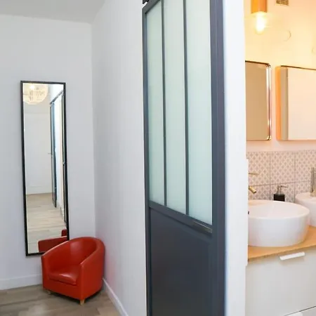 Apartamento Spacious T4 100m2 Wifi & Balcony, Close Versailles Chateau *