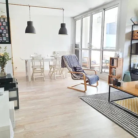 Spacious T4 100m2 Wifi & Balcony, Close Versailles Chateau