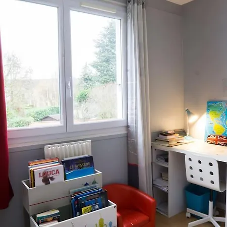 Spacious T4 100m2 Wifi & Balcony, Close Versailles Chateau